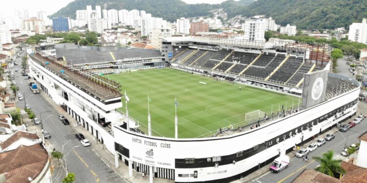 Gigante brasileiro faz obra estádio