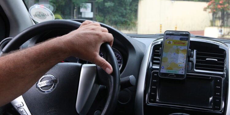 Aumenta crédito motoristas aplicativo baixa