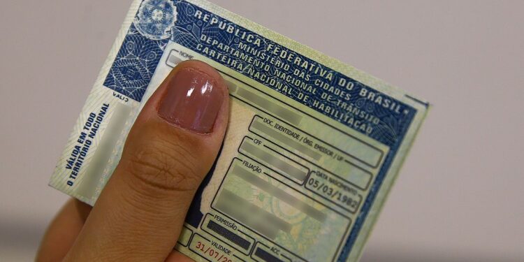 Toma decisão anuncia exame obrigatório