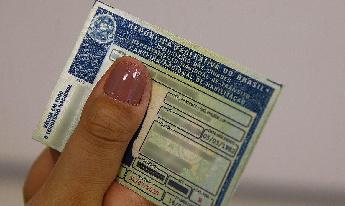 Governo toma decisão e anuncia exame obrigatório para tirar primeira habilitação