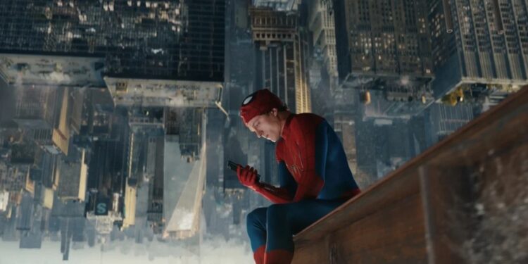 Homem aranha novo segue topo