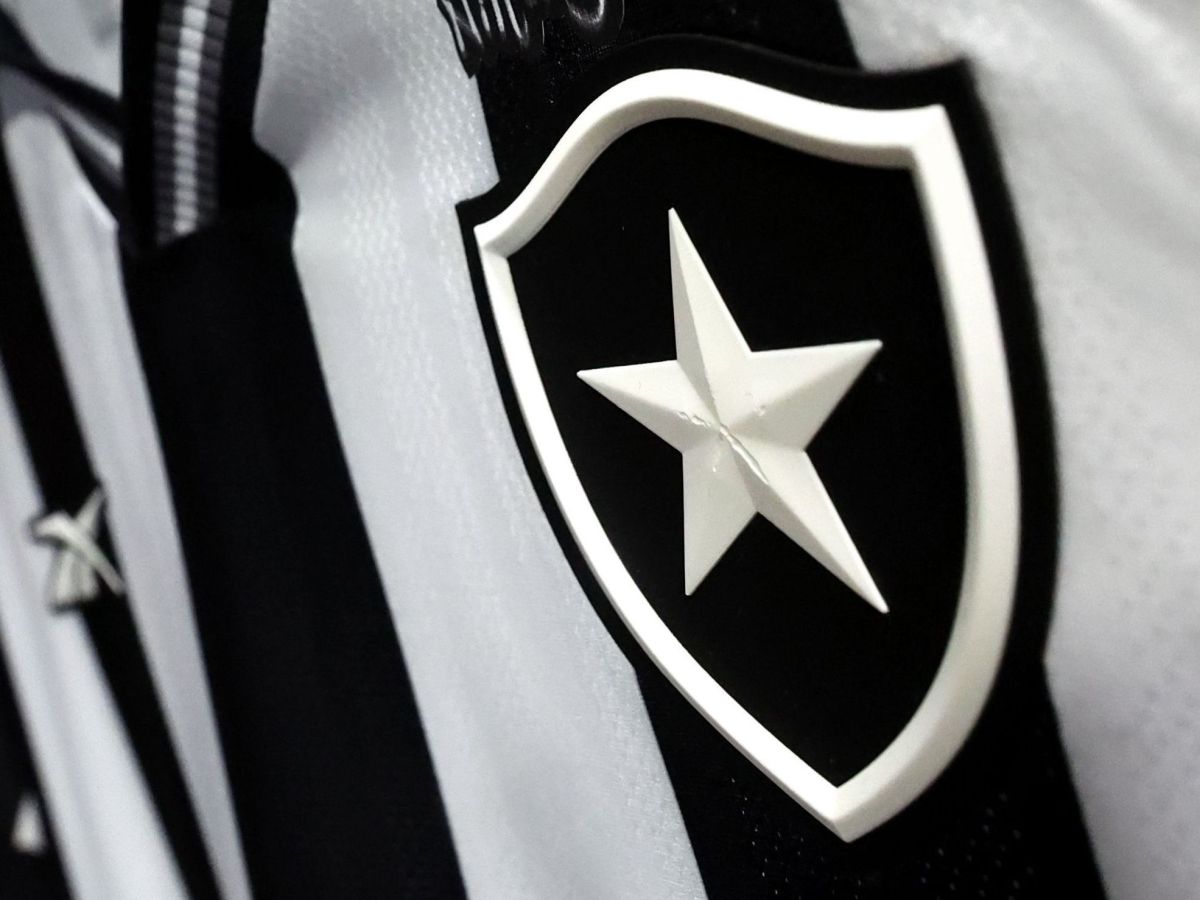 Ídolo do Botafogo retorna ao Rio de Janeiro para se apresentar ao Glorioso