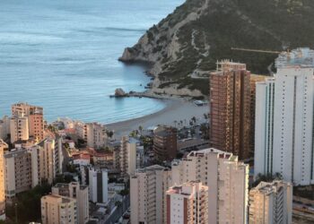 Imigrantes revelam dificuldades financeiras trabalho
