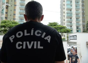 Revela desvio milionário familiares funcionária