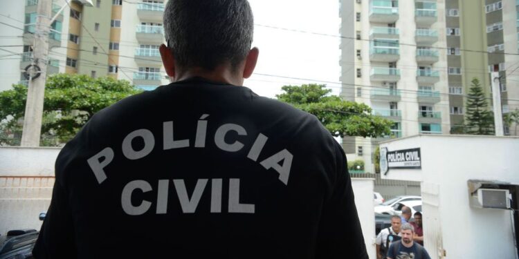 Revela desvio milionário familiares funcionária