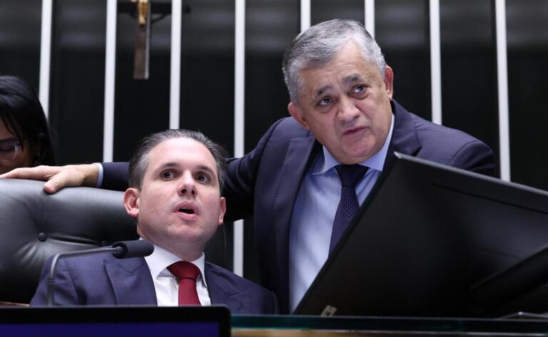 Guimarães: Fim da “taxa das blusinhas” é prioridade do governo