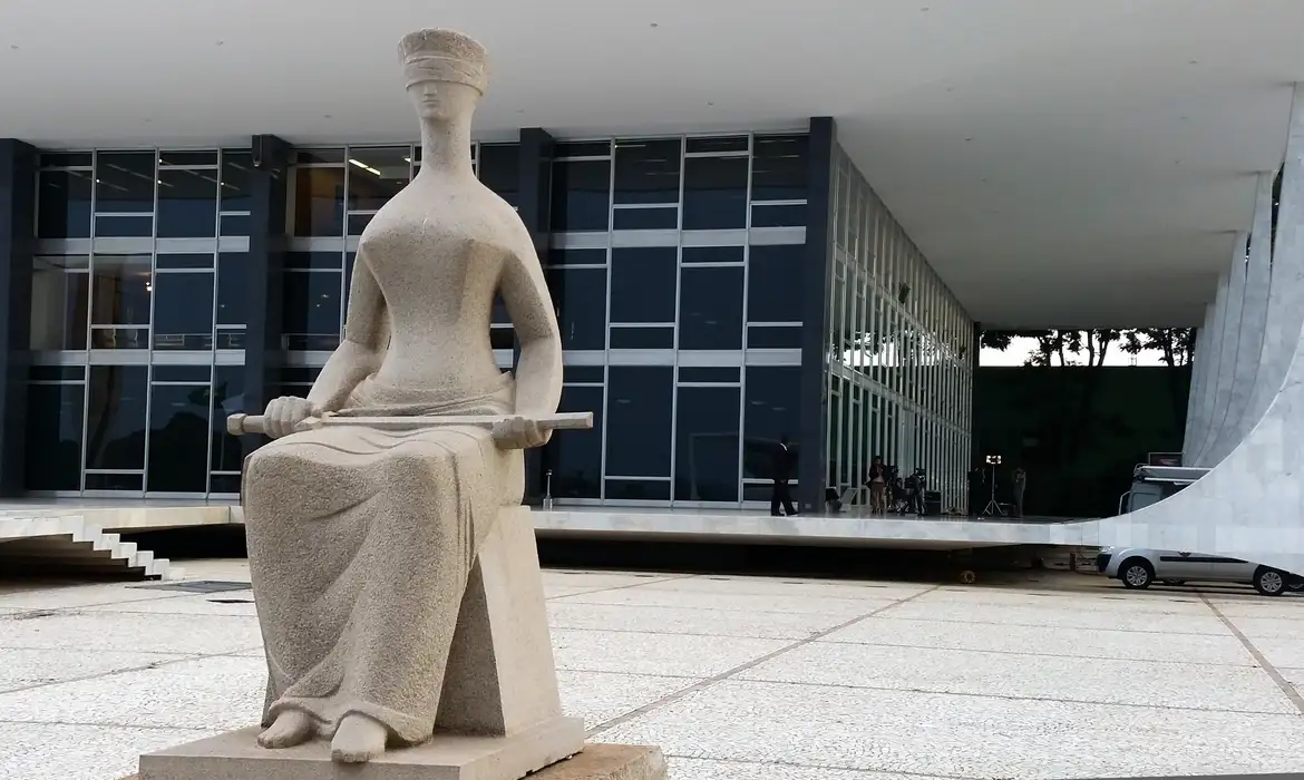 Justiça comunica empresas sobre mudança relacionada à multas por saúde mental no trabalho
