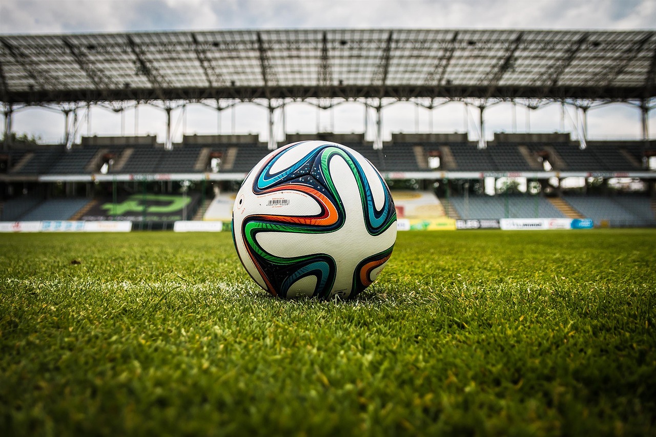 Lateral que disputou a Copa pelo Brasil enfrenta problemas em 1ª experiência como técnico na Europa