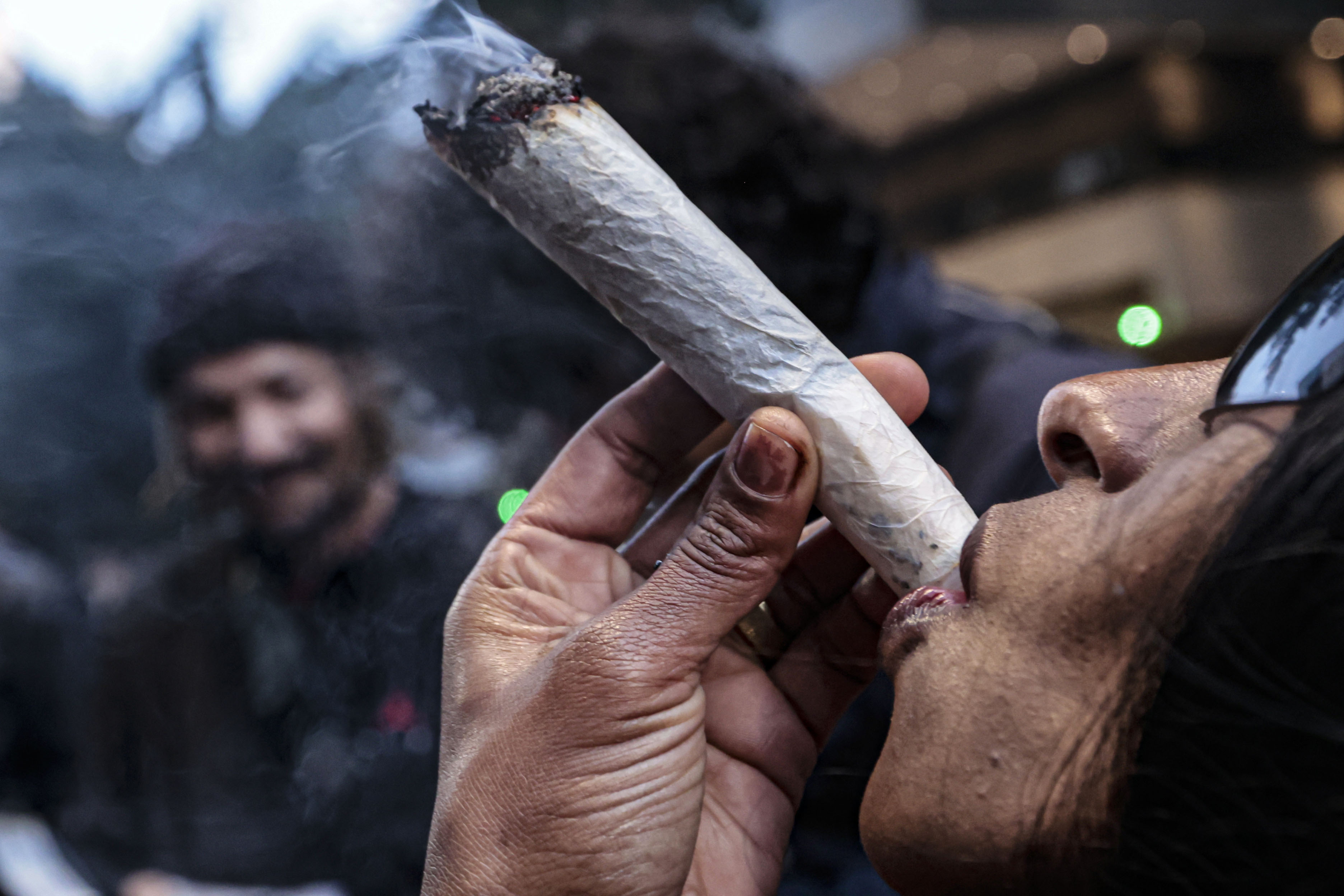 Por que todo maconheiro pensa que é artista?