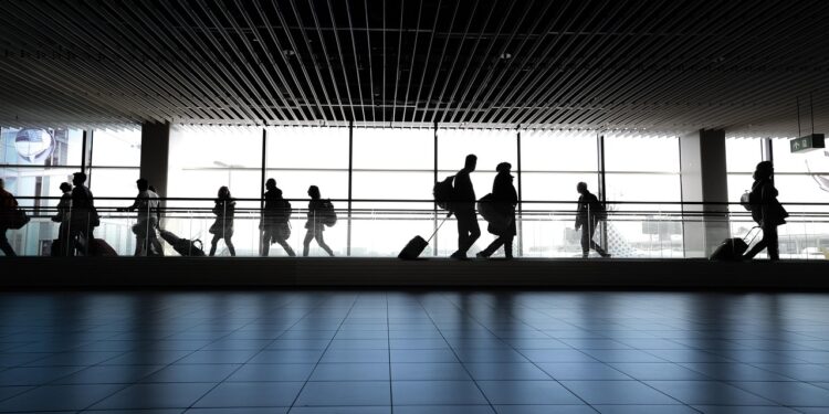 Milhares brasileiros impactados suspensão voos