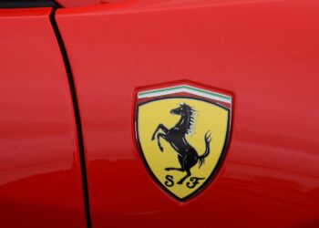 Modelo elétrico ferrari vendido milhões