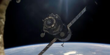 Órbita terra está cheia satélites