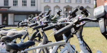 Deixarem filhos menores andarem bicicleta