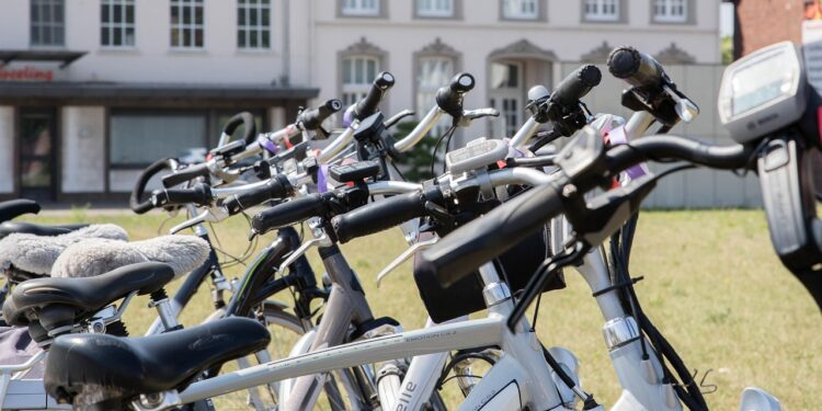 Deixarem filhos menores andarem bicicleta