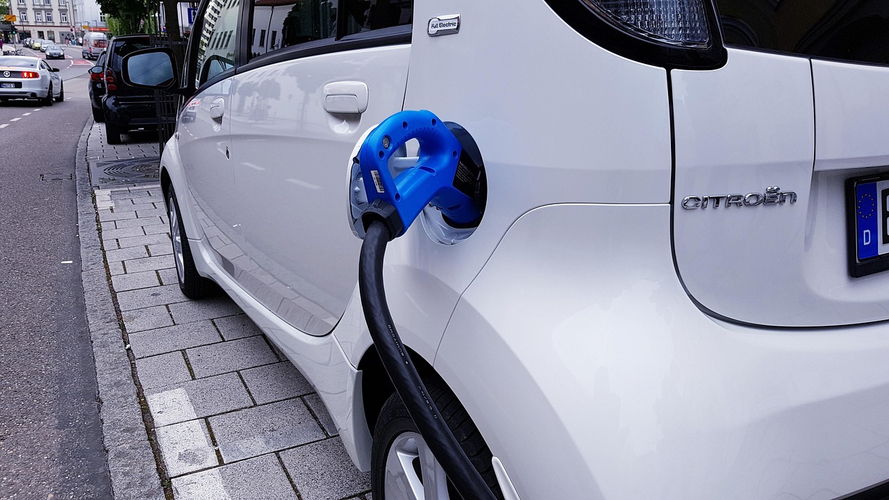 Pela primeira vez, três carros elétricos estão na lista dos mais vendidos no Brasil