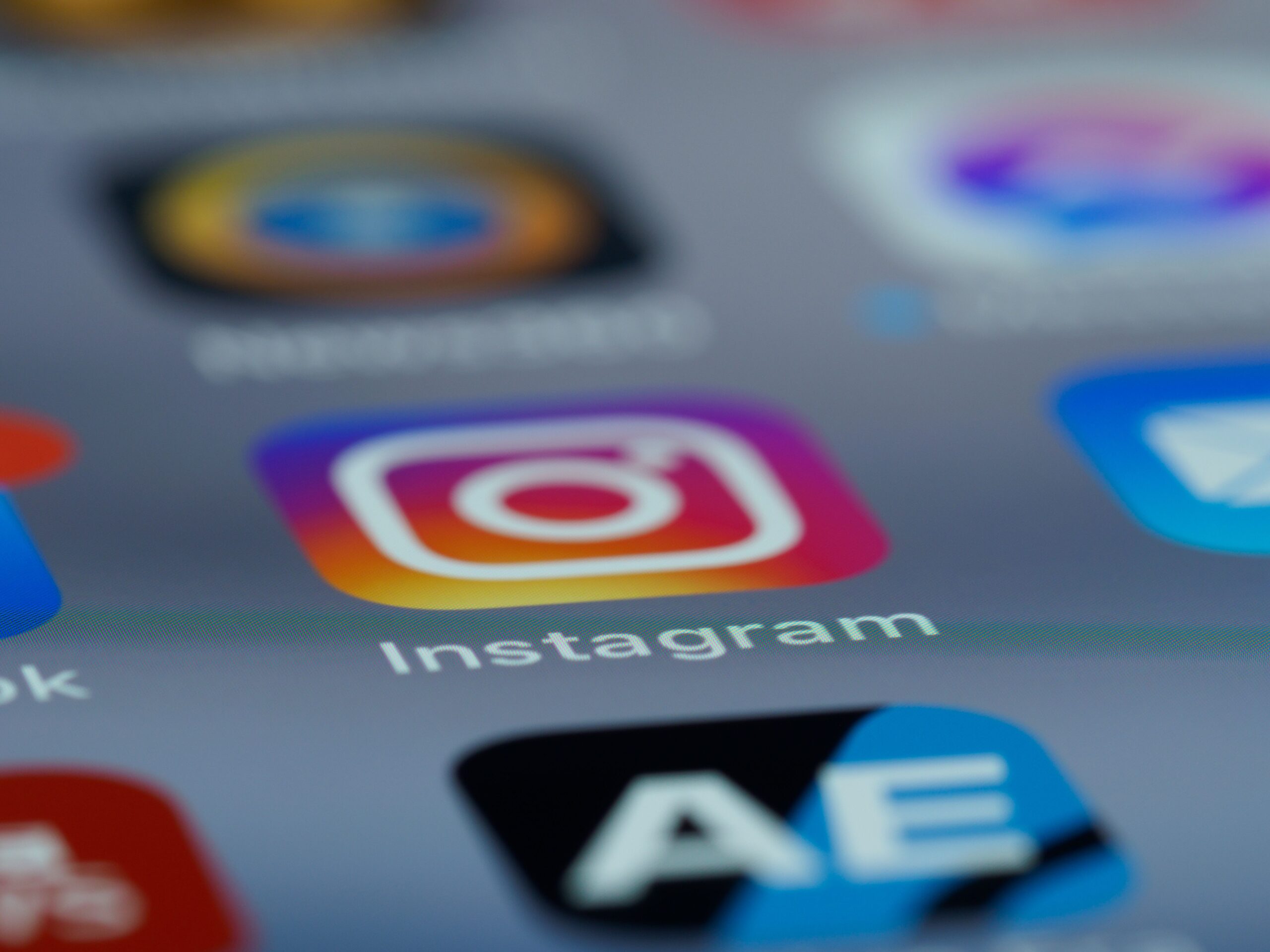 Instagram passa por mudança histórica e enfrenta resistência de usuários