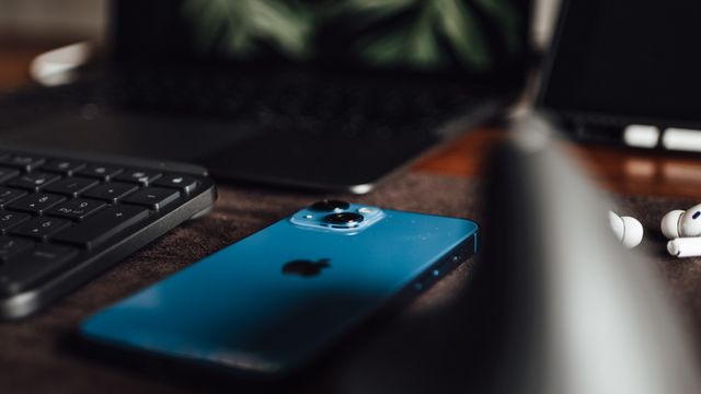 IPhone 17 Pro Max e MacBook serão vendidos por menos de R$ 2 mil reais no Brasil