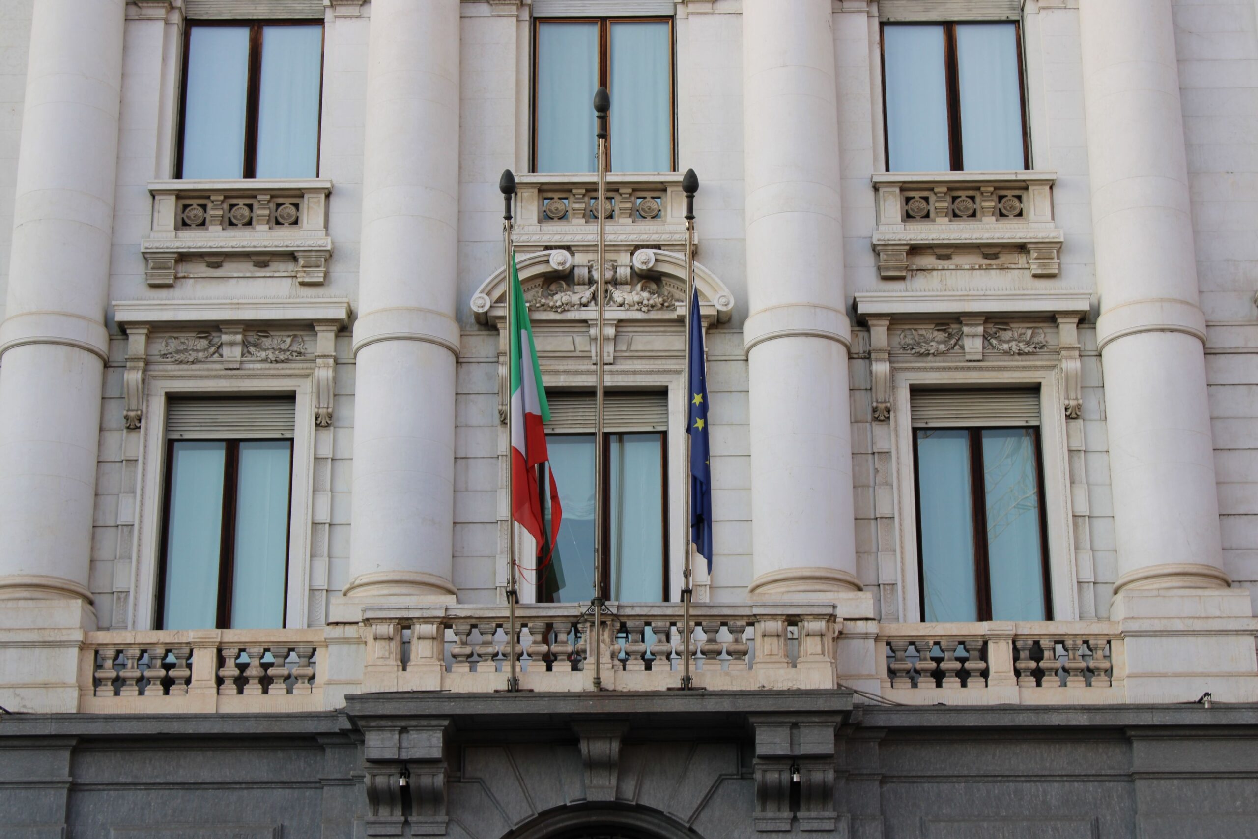 Interessados na cidadania europeia cobram transparência de consulado após vagas esgotarem em 60 segundos