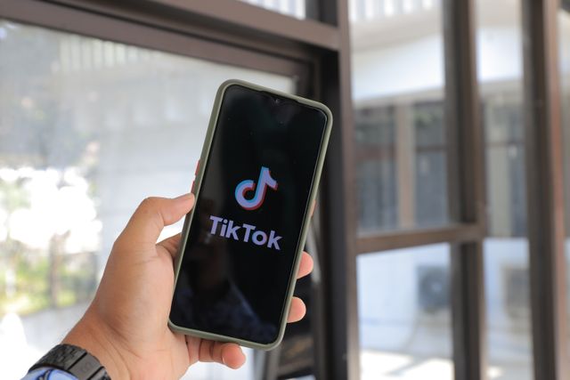 Justiça condena TikTok a pagar multa milionária por irregularidades na segurança de dados