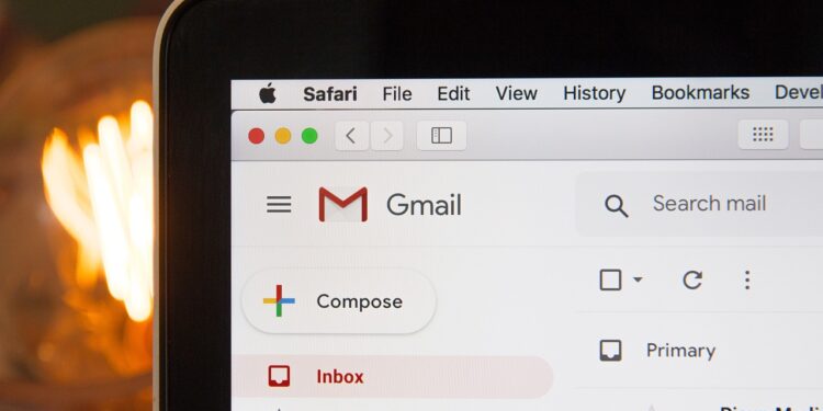 Propaganda política mail liberada google