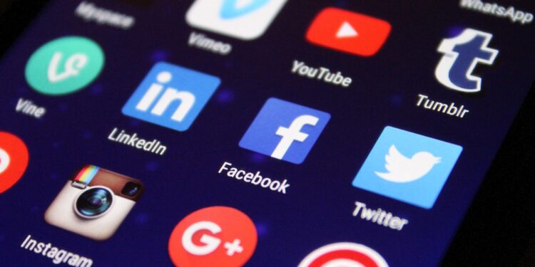 Rede social confirma suspensão parcial