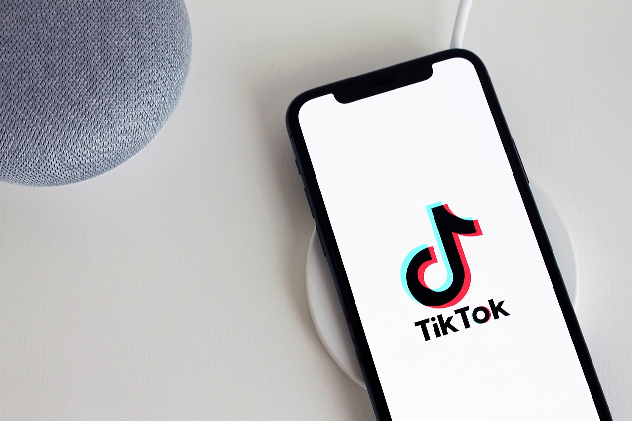 TikTok é condenado a pagar multa milionária após coleta irregular de dados de crianças