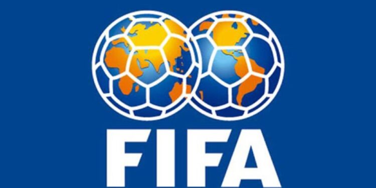 Torcedores demonstram insatisfação fifa lançam