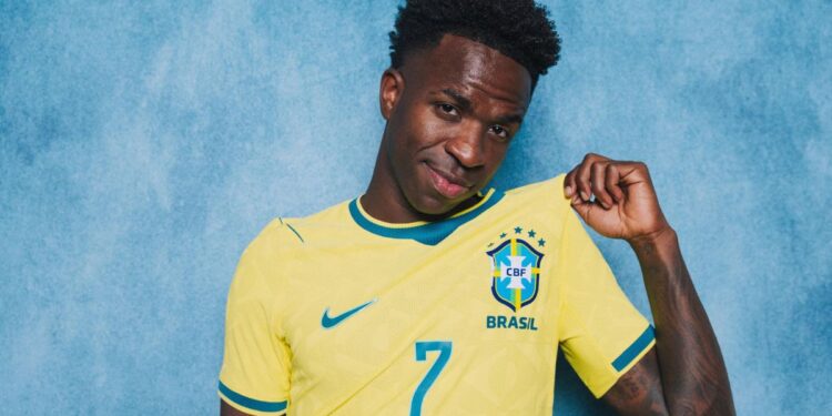 Treinador explica atitude vinicius comenta