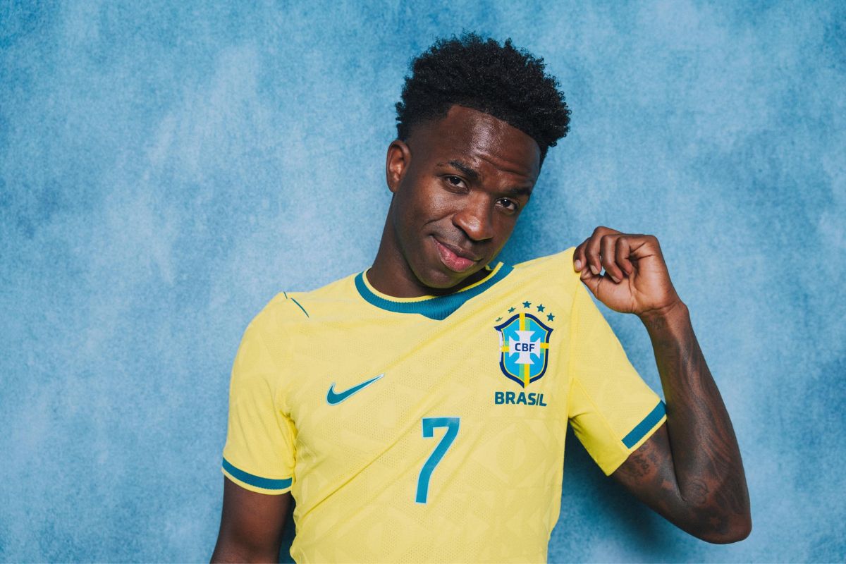 Treinador explica atitude com Vinicius Jr. e comenta reação do jogador brasileiro