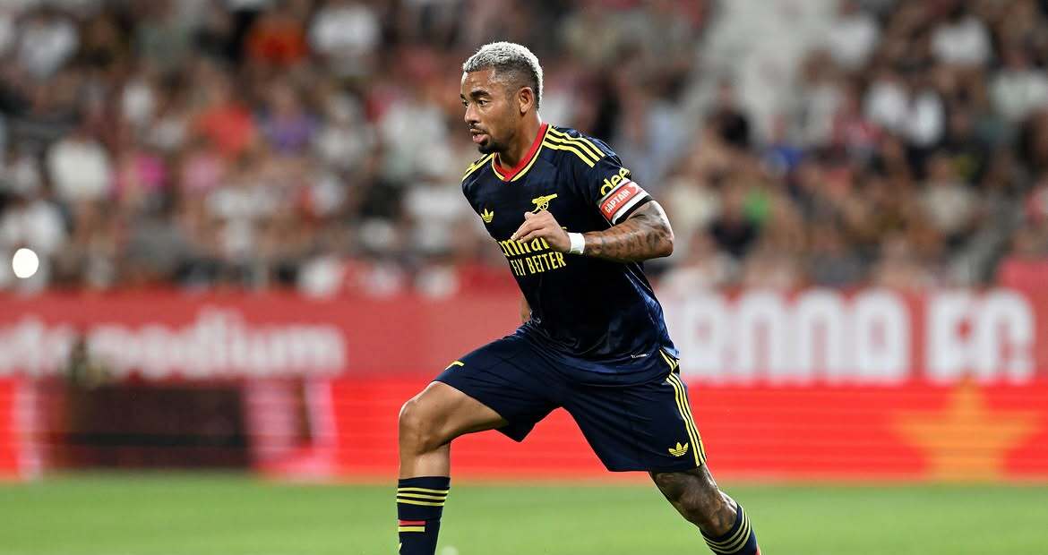 Titular em duas Copas do Mundo, brasileiro é contratado pelo Barcelona