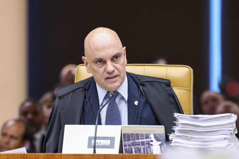 Moraes usa a palavra "ilegal" 26 vezes para se referir à atuação de Mendonça