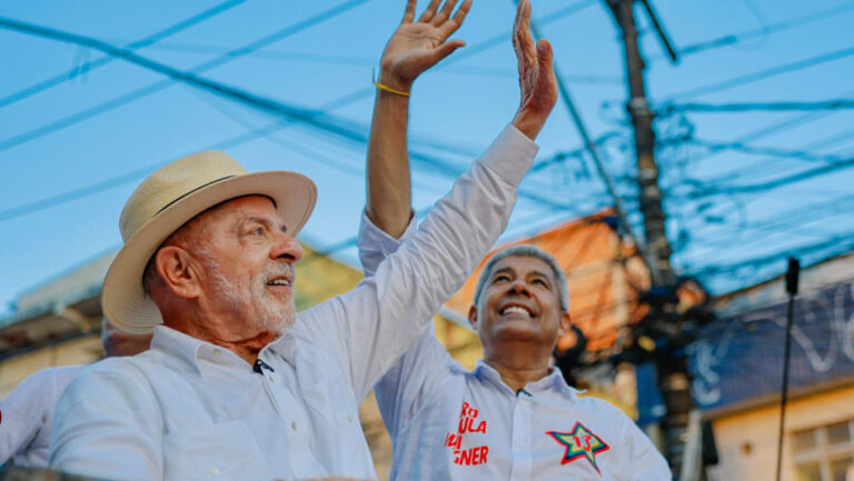 Lula arrisca votos em campanha na Bahia, alerta CEO da AtlasIntel