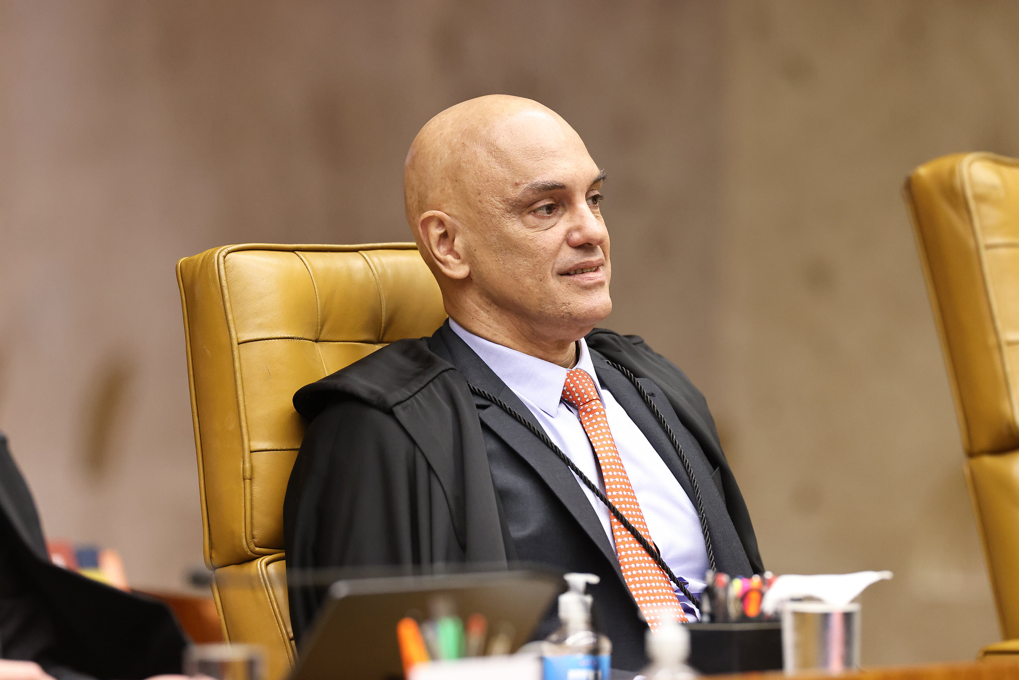 Alexandre de Moraes produziu provas contra si próprio