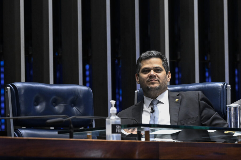 Viana reforça campanha "fora Alcolumbre"