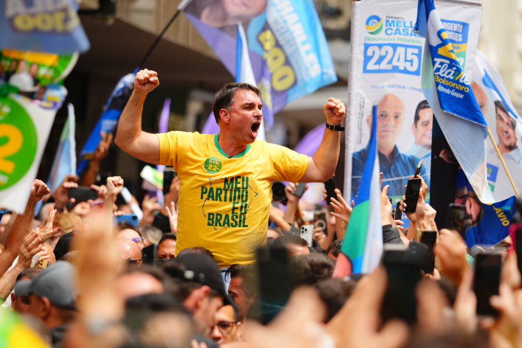 Onde Flávio Bolsonaro está ganhando força