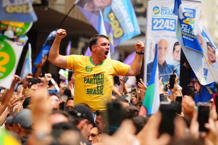 Onde Flávio Bolsonaro está ganhando força