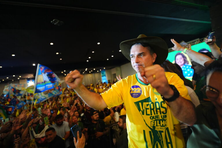 Flávio já começou a campanha pelo voto útil