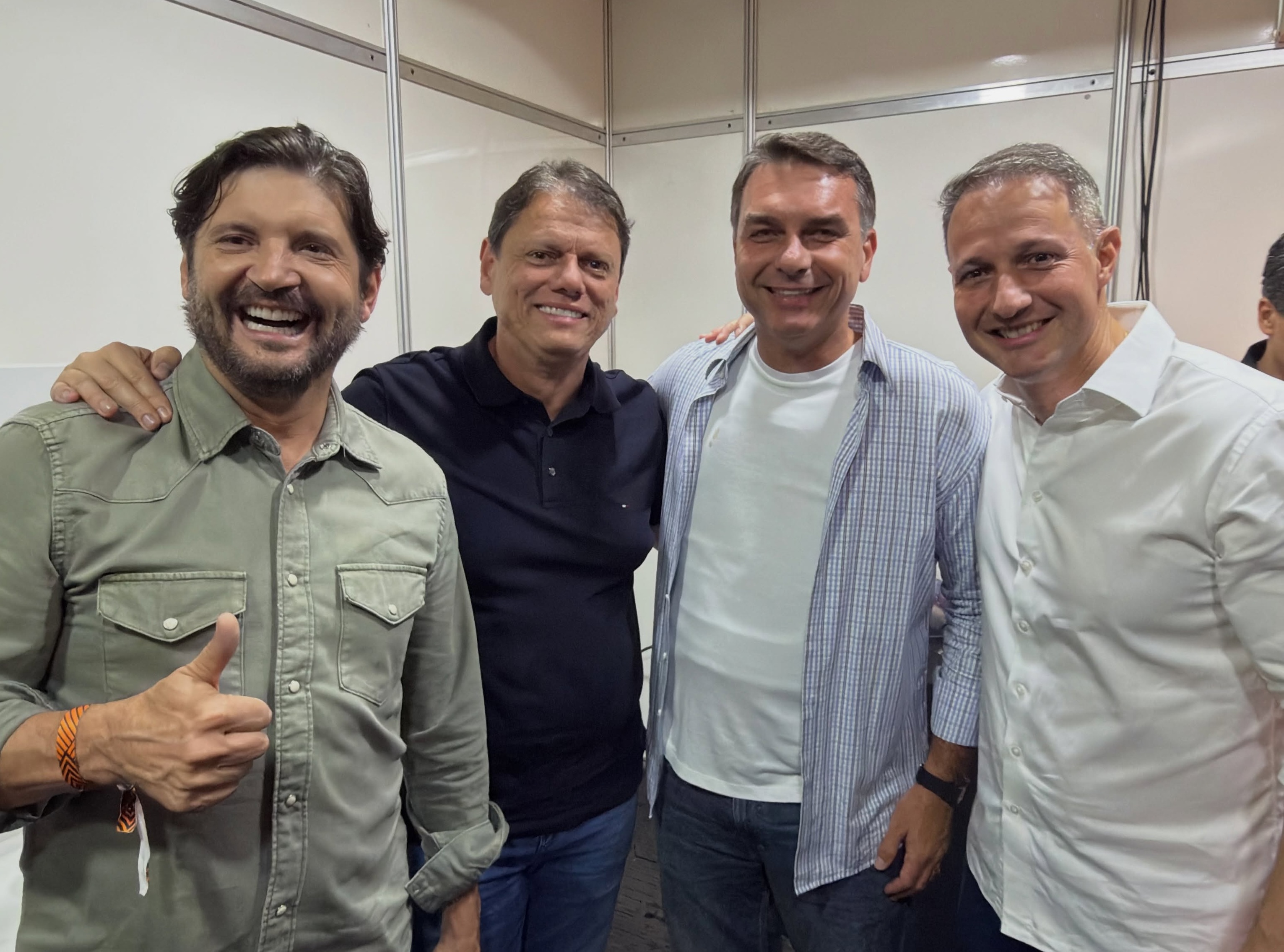 Direita assume liderança na corrida ao Senado em SP, indica Realtime