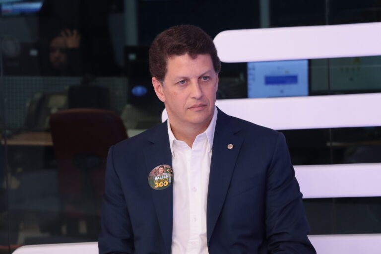 A conta bilionária da democracia