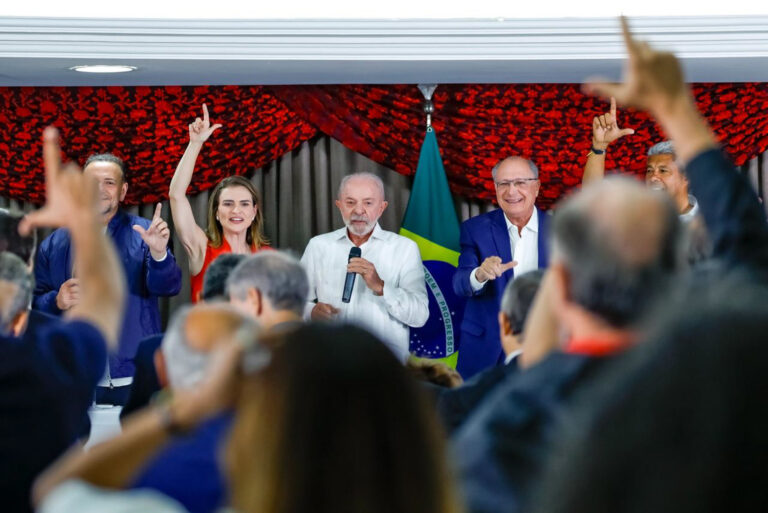 Reduzir abstenção não salvará Lula