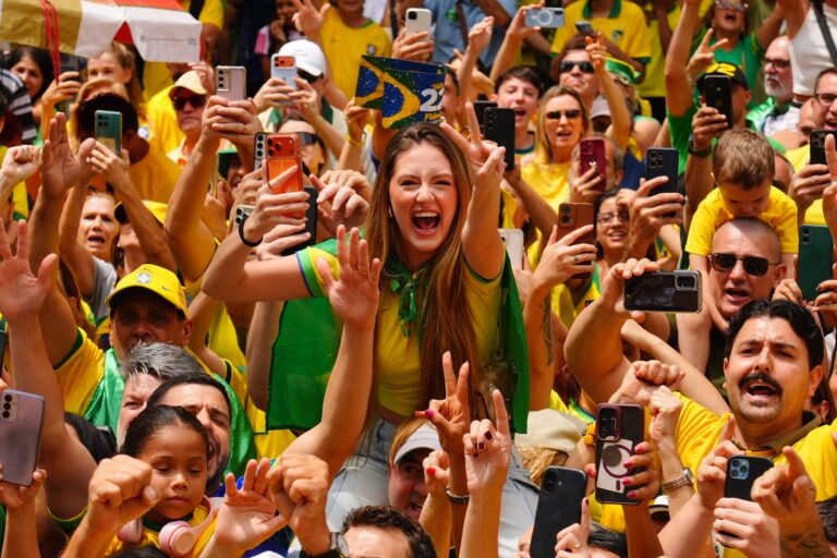 O Brasil já virou à direita