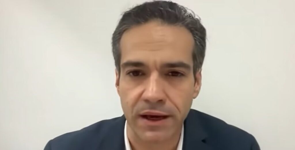 "Flávio é o virtual presidente da República", diz Bruno Soller