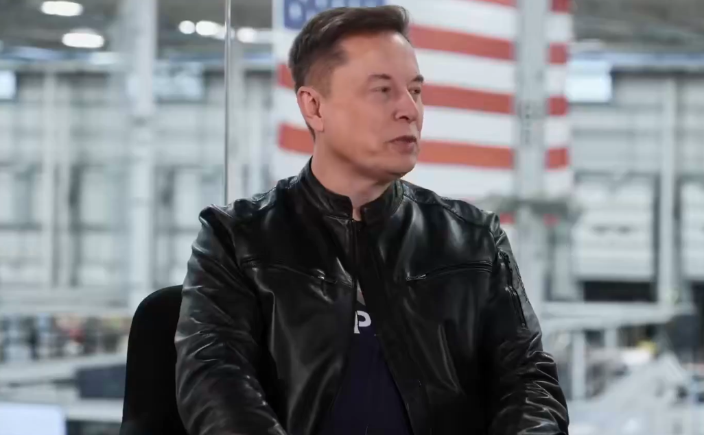 Musk volta a postar sobre o Brasil e Moraes
