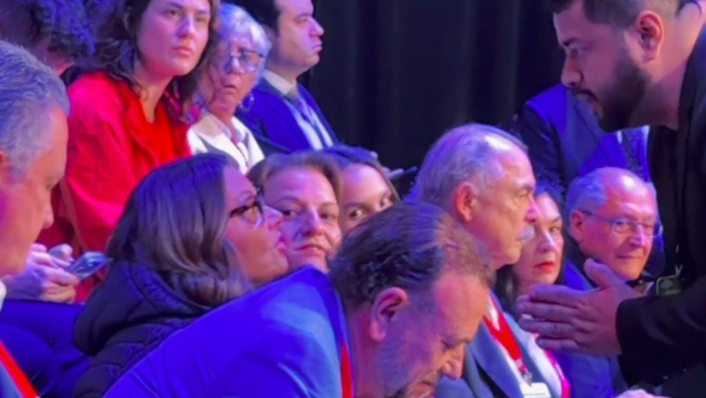 Janja foi repreendida por atrapalhar Flávio em debate