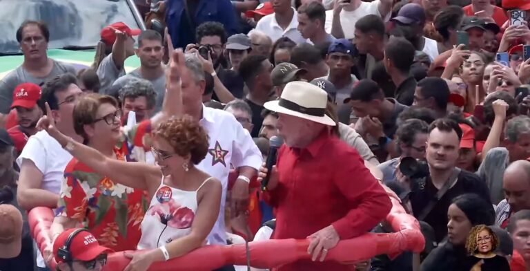 "Ninguém vai ter prejuízo com fim da 6x1", diz Lula