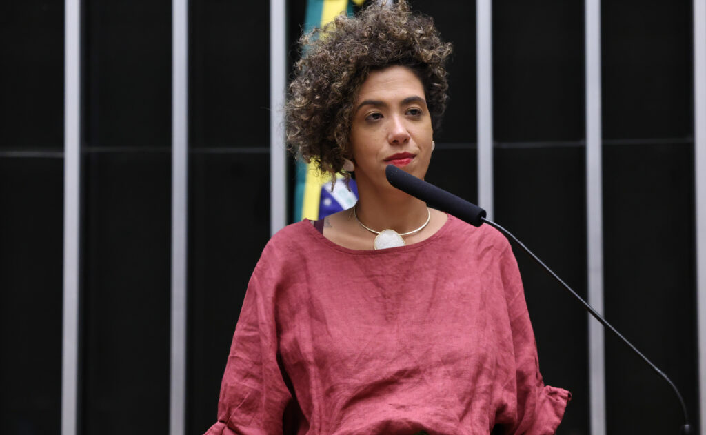 Deputada do PSOL exonera assessor preso por exploração sexual de menores