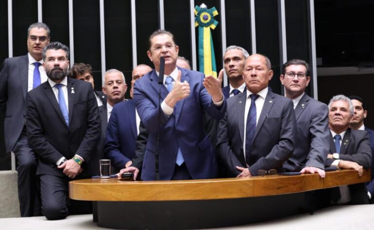 PL convoca bancada para discutir presidência da Câmara